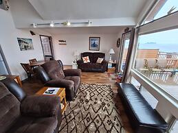 Ocean Front Cabin 14 w Jacuzzi Gorgeous Views