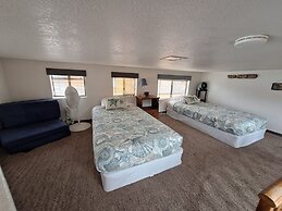 Ocean Front Cabin 14 w Jacuzzi Gorgeous Views