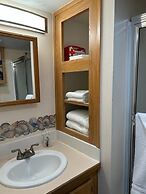 Oceanfront Cabin 3 w Jacuzzi Impressive Views