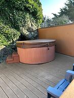 Oceanview Cabin 21 Jacuzzi Large Deck w View