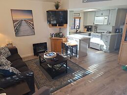 Oceanview Cabin 19 Jacuzzi Large Deck w Seating