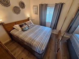 Oceanview Cabin 19 Jacuzzi Large Deck w Seating