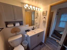 Oceanview Cabin 19 Jacuzzi Large Deck w Seating