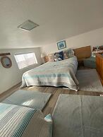 Oceanview Cabin 19 Jacuzzi Large Deck w Seating