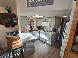 Oceanview Cabin 19 Jacuzzi Large Deck w Seating