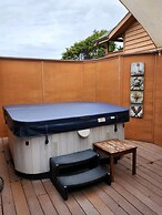 Oceanview Cabin 27 w Jacuzzi Enjoyable Views