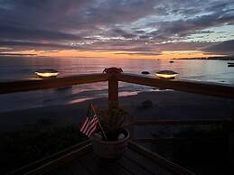 Ocean Front Cabin 12 Jacuzzi Spectacular Views