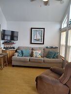 Ocean Front Cabin 11 w Jacuzzi Superb Views