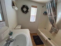 Ocean Front Cabin 11 w Jacuzzi Superb Views