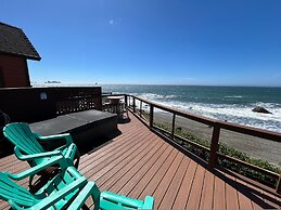 Ocean Front Cabin 11 w Jacuzzi Superb Views