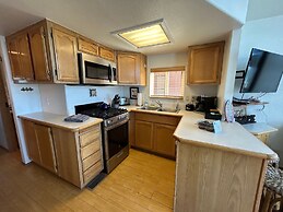 Ocean Front Cabin 11 w Jacuzzi Superb Views