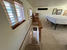 Ocean Front Cabin 11 w Jacuzzi Superb Views