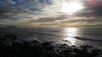 Ocean Front Cabin 11 w Jacuzzi Superb Views