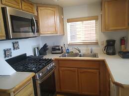 Ocean Front Cabin 11 w Jacuzzi Superb Views