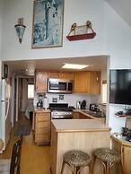 Ocean Front Cabin 11 w Jacuzzi Superb Views