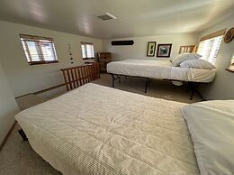 Ocean Front Cabin 11 w Jacuzzi Superb Views