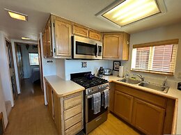 Ocean Front Cabin 11 w Jacuzzi Superb Views