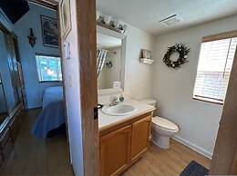 Ocean Front Cabin 11 w Jacuzzi Superb Views