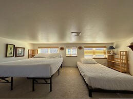 Ocean Front Cabin 11 w Jacuzzi Superb Views