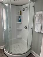 Oceanview Cabin 23 w Jacuzzi Remarkable Views