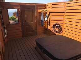 Oceanview Cabin 23 w Jacuzzi Remarkable Views