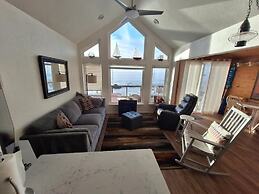 Oceanfront Cabin 10 Jacuzzi Breathtaking Views