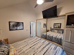 Oceanfront Cabin 10 Jacuzzi Breathtaking Views