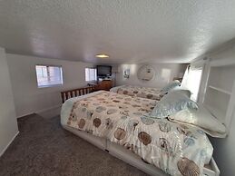 Oceanfront Cabin 10 Jacuzzi Breathtaking Views