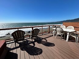 Oceanfront Cabin 10 Jacuzzi Breathtaking Views