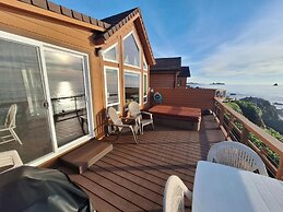 Oceanfront Cabin 10 Jacuzzi Breathtaking Views