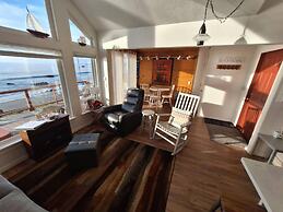 Oceanfront Cabin 10 Jacuzzi Breathtaking Views