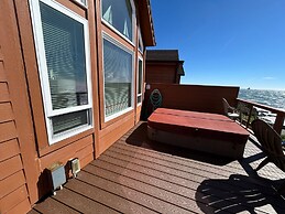 Oceanfront Cabin 10 Jacuzzi Breathtaking Views