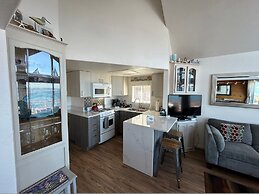 Oceanfront Cabin 10 Jacuzzi Breathtaking Views