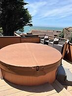 Oceanview Cabin 20 Private Jacuzzi Large Deck