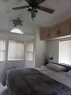 Oceanview Cabin 26 w Jacuzzi Striking Views
