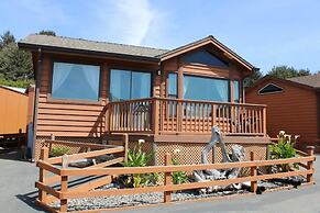 Oceanview Cabin 25 w Jacuzzi Plesant Views