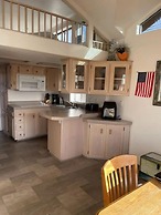 Oceanview Cabin 25 w Jacuzzi Plesant Views