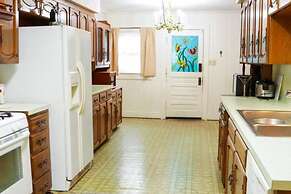 Spacious Corporate Lodging in Downtown Lafayette