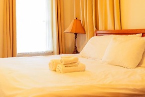 Spacious Corporate Lodging in Downtown Lafayette