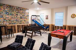 Luxury AND FUN Near Disney Parks 9BR