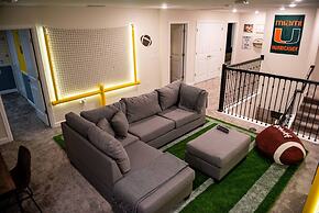 Luxury AND FUN Near Disney Parks 9BR