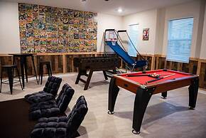 Luxury AND FUN Near Disney Parks 9BR