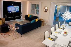 Luxury AND FUN Near Disney Parks 9BR