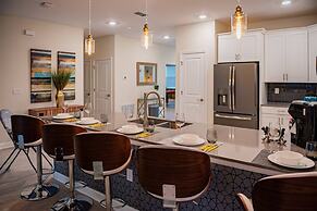 Luxury AND FUN Near Disney Parks 9BR