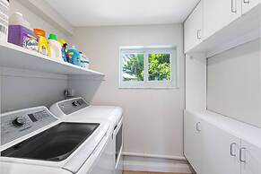 Cozy Home at Lighthouse Point With Pool