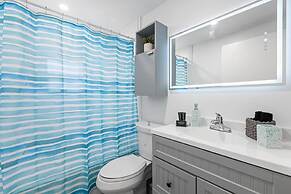 Cozy Home at Lighthouse Point With Pool