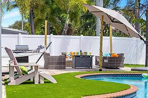 Cozy Home at Lighthouse Point With Pool