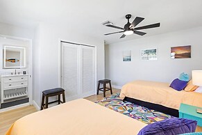 Cozy Home at Lighthouse Point With Pool