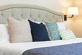 Cozy Home at Lighthouse Point With Pool