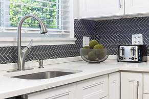 Cozy Home at Lighthouse Point With Pool